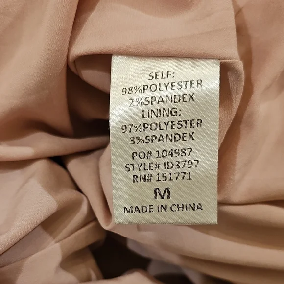 Le Lis Collection Blush Pink Flutter Sleeve Tiered Midi Dress Sz M - Picture 8 of 10